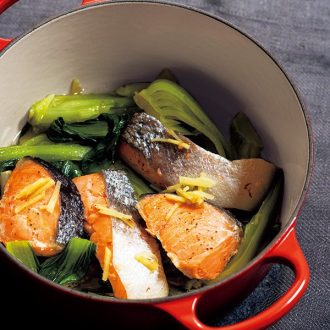 【ル・クルーゼで作る簡単和食　肉じゃが／鮭と青梗菜のさっと煮】料理研究家・上田淳子さんに教わる、手間なしレシピ