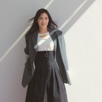 【40代ファッション】女優・真飛聖さんがお洒落に着こなす大人のための4ブランド！ 着るだけで素敵見えがかなう！