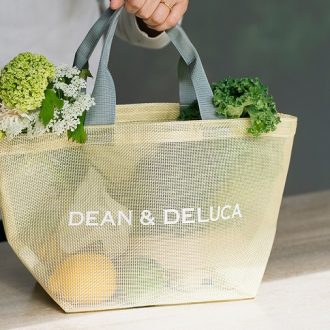 【DEAN & DELUCAの夏バッグ】レモンイエローにグレーの持ち手がさわやかシックな限定メッシュトートが登場！