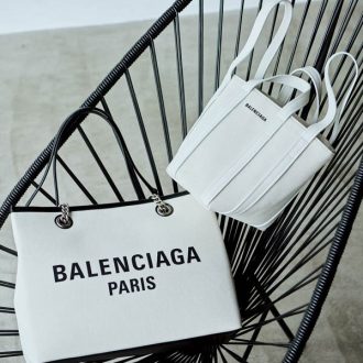 【憧れブランドのバッグ】BALENCIAGAはロゴ入りがいい！ ［エブリデイ］と［デューティーフリー］をチェック！