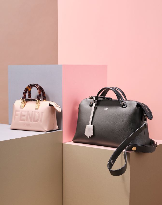 バッグ】FENDI「ミニ バイ ザ ウェイ」新作発売！ 斜めがけした時の