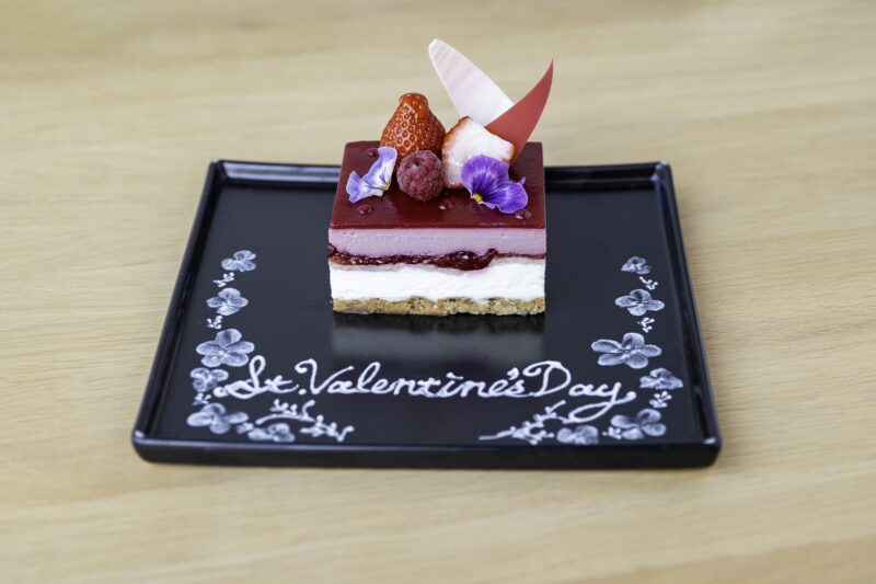 ビストロジョー　2024バレンタイン　限定　ホワイトチョコケーキ