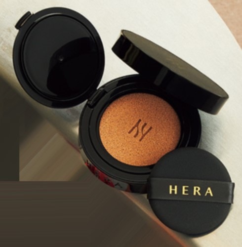 HERA ブラック クッション』