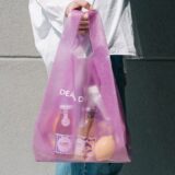 【丈夫＆濡れても拭きやすい】DEAN & DELUCAのブルーベリー色「ショッピングバッグ」5/13発売！