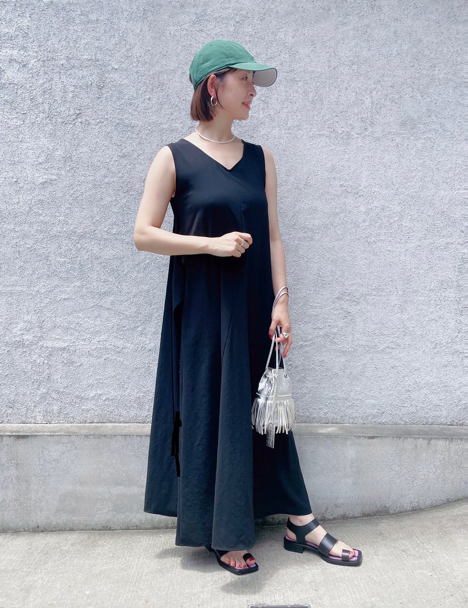 40代スナップ】夏を乗り切るワンピは、速乾＆きれいめな「ガリャルダ