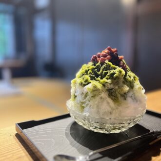 越谷のはかり屋　お茶を贈る人の抹茶と小豆のかき氷