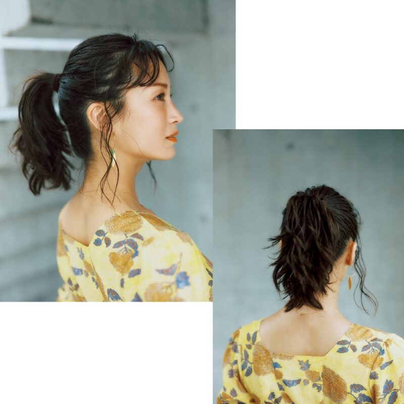 ゆるく巻いたポニーテールのヘアアレンジ