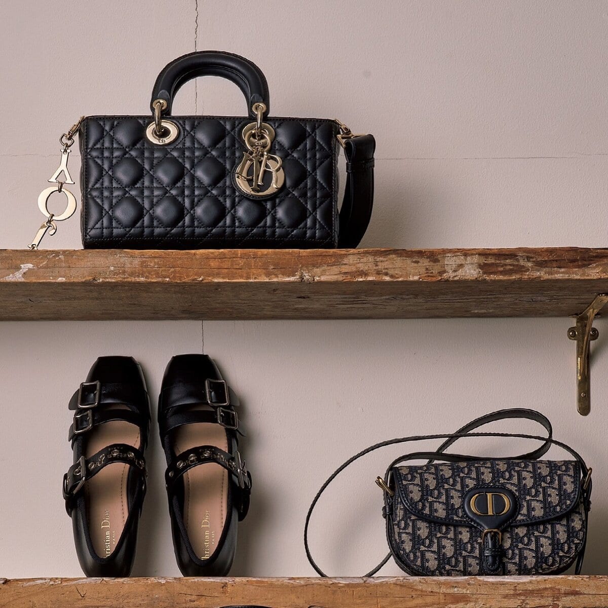 【コーデのアクセントに♪】DIOR Walk in Dior ハンドバッグ ブラック ハンドバッグ LADY DIOR（レディディオール） x