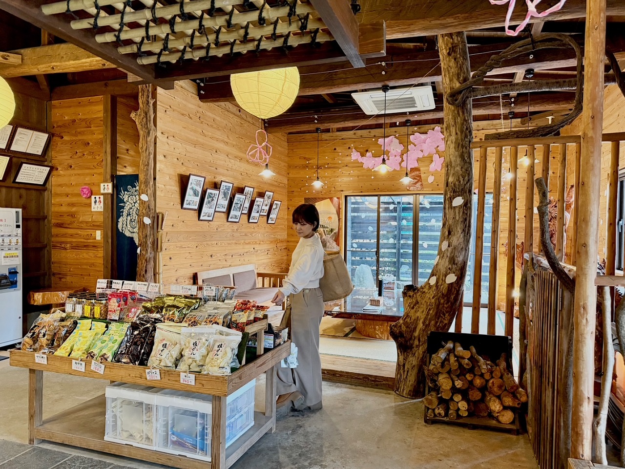 鹿児島の温泉［ゆるりの湯］のお土産コーナー