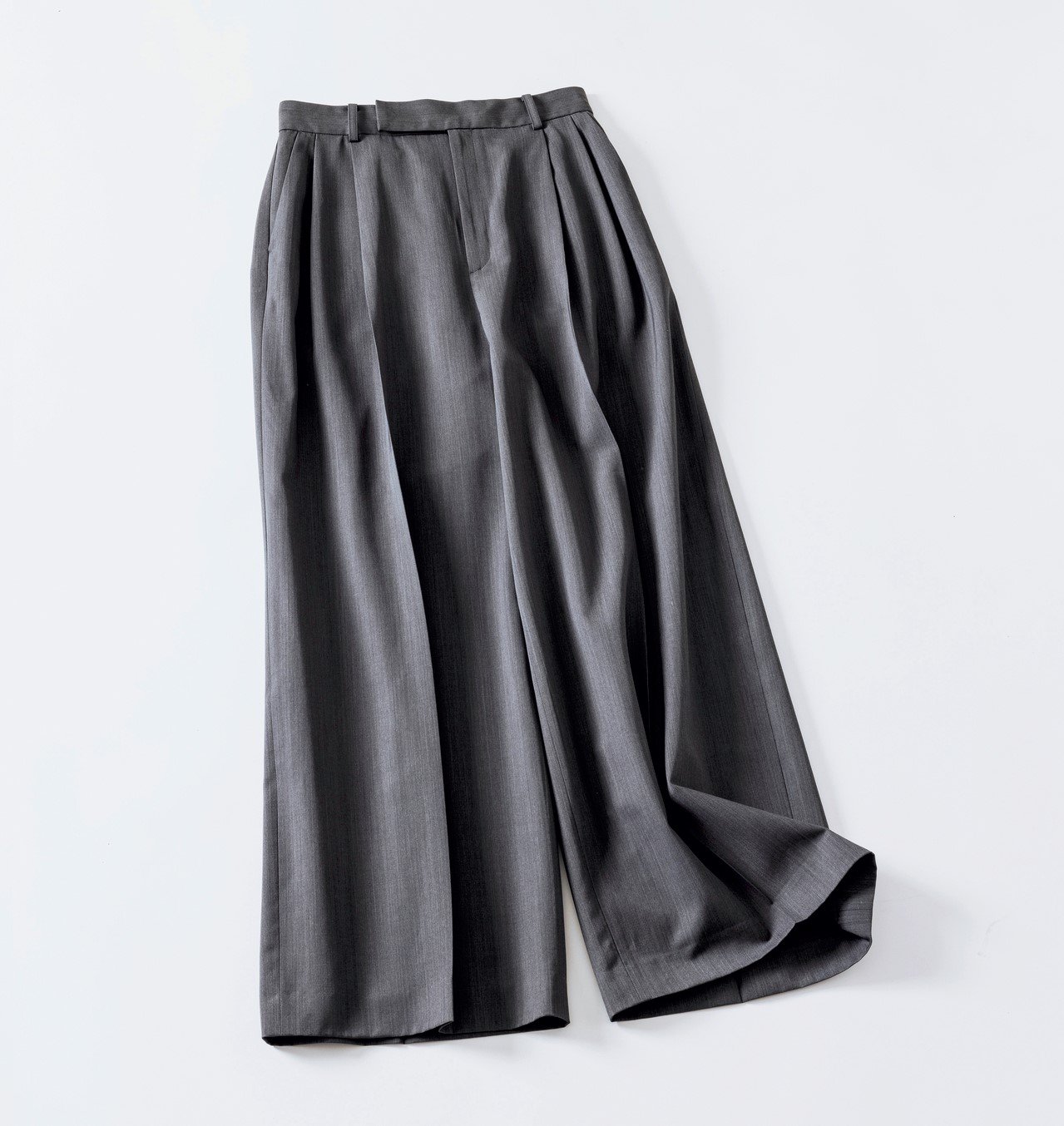プルミエアロンディスモンのお仕事パンツ