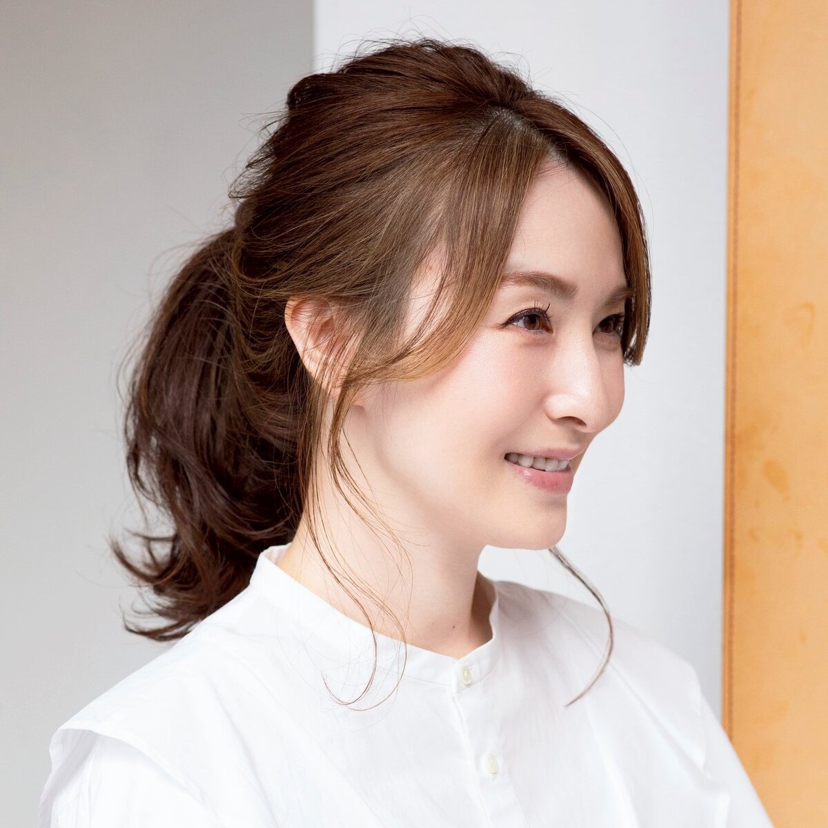 40代ヘアスタイル】白髪をカバーして輪郭がすっきり見える