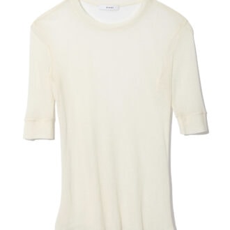 チノの白Tシャツ