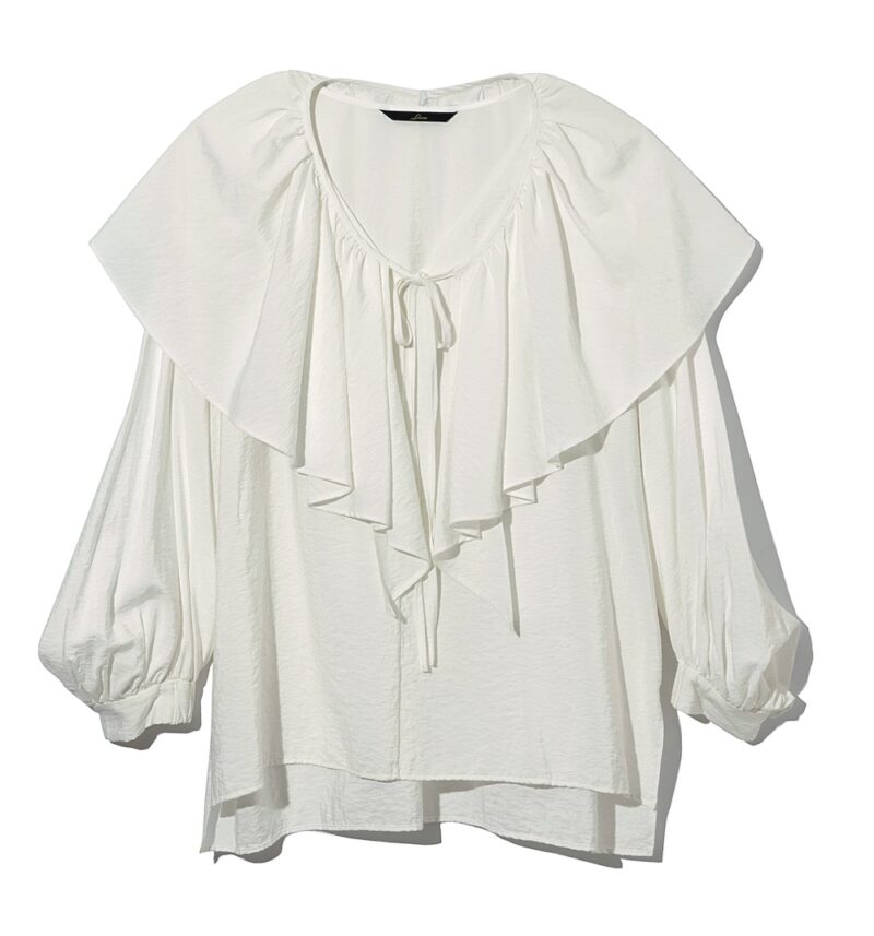 「リエス」の2WAYラッフルブラウス