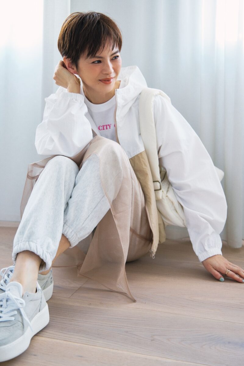 ロゴT×アノラック×チュールスカート