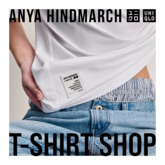 ボクシーシルエットのユニクロとアニヤハインドマーチのTシャツ
