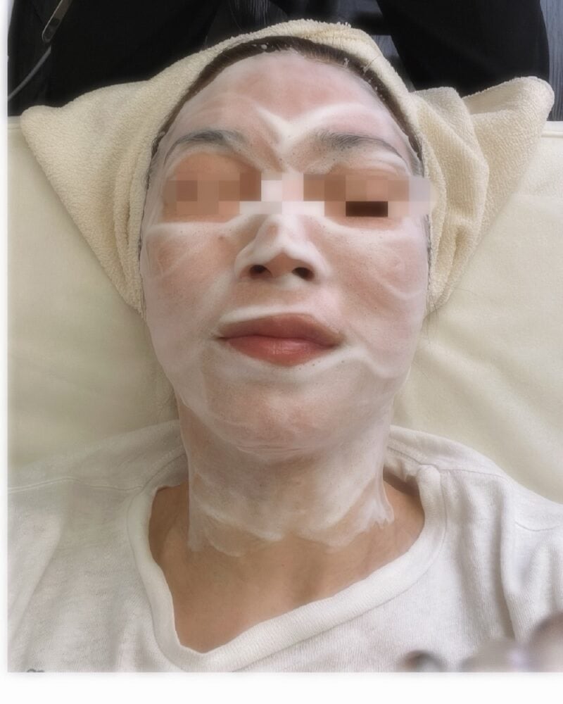 まずは洗顔