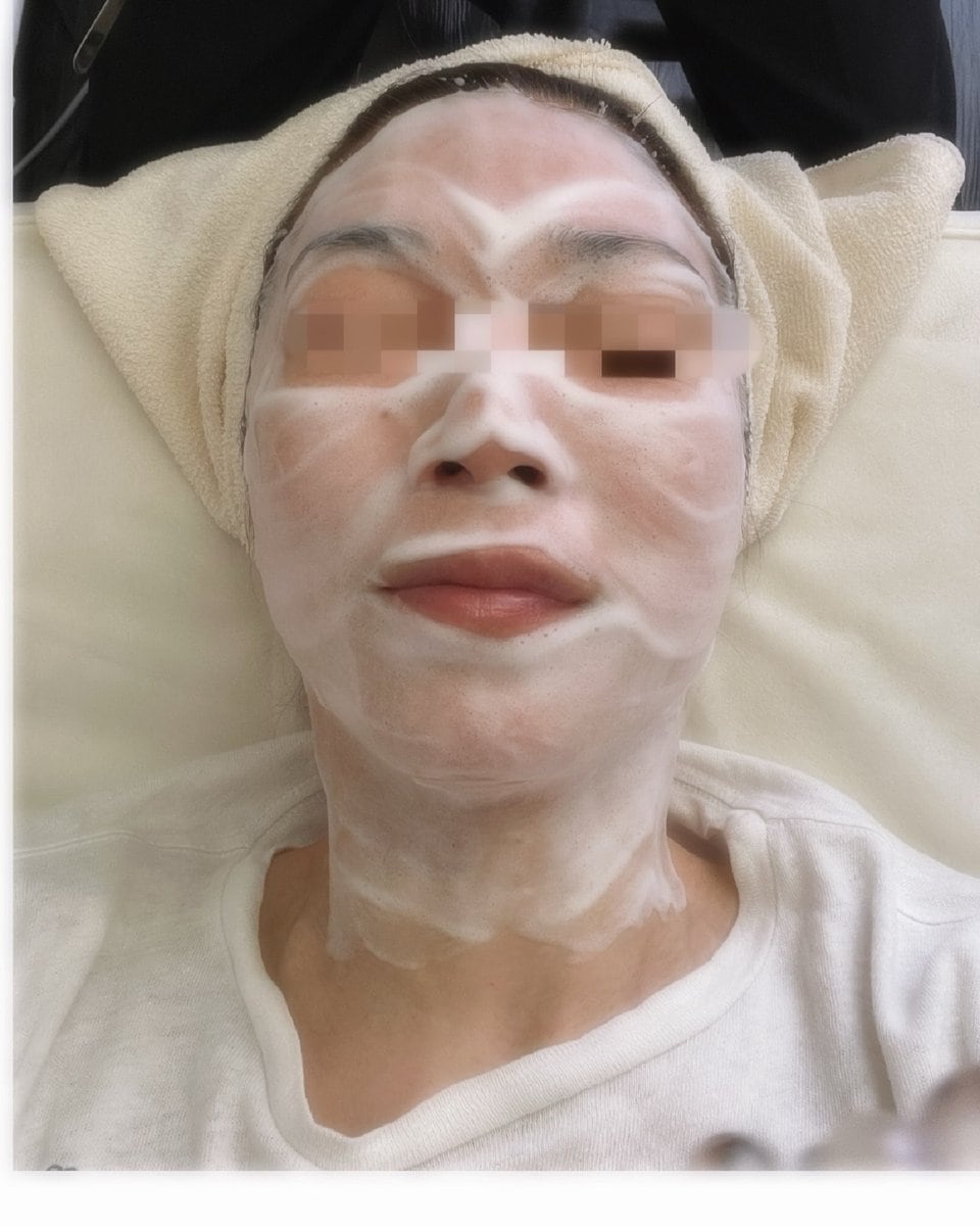 まずは洗顔