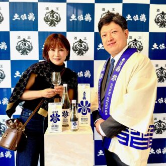 土佐鶴酒造のワイングラスで飲む日本酒