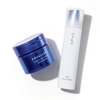資生堂4MS配合の化粧品。右：HAKU メラノフォーカスIV〈医薬部外品〉45g 1万1000円（資生堂）左：アクアレーベル スペシャルジェルクリーム EX（ブライトニング）〈医薬部外品〉90g 1782円（編集部調べ・資生堂）