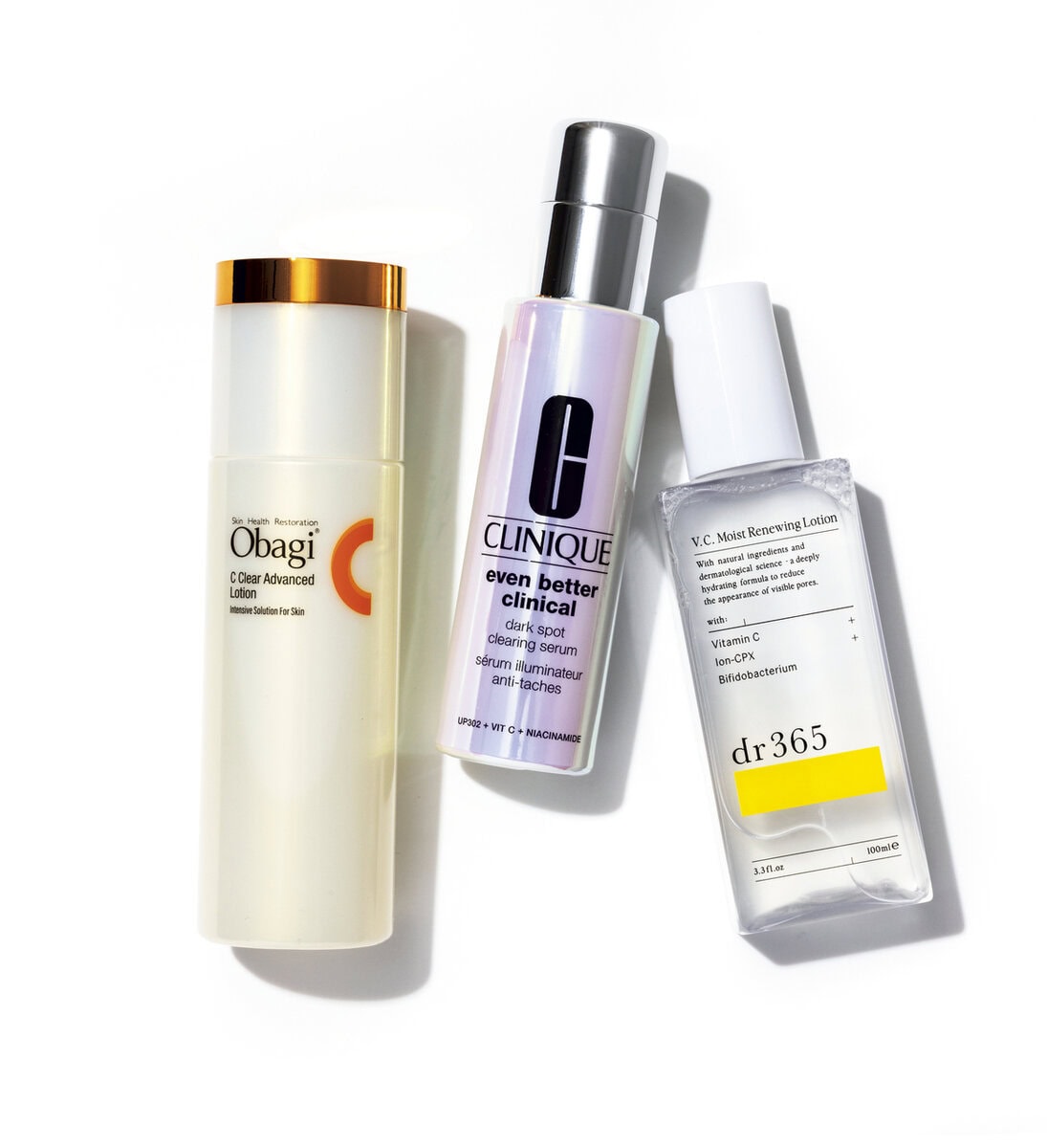 右：剥かないピーリングで毛穴レスな肌に。V.C. モイスト リニューイングローション 100mL 3960円（dr365）中央：ナイアシンアミドと2種のビタミンC配合で白玉美肌に。イーブン ベター イルミネーティング ブライト セラム 50mL 1万6940円（クリニーク）　左：ピュアビタミンCのほか3種のビタミンC配合。オバジC クリアアドバンスドローション 150ｍL 4950円（ロート製薬）