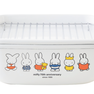 FUJIHORO miffy 可愛いミッフィー柄がキッチンを華やかに彩り、揚げもの調理が楽しくなるホーロー素材のスリムな天ぷら鍋。角型天ぷら鍋6600円（富士ホーロー）
