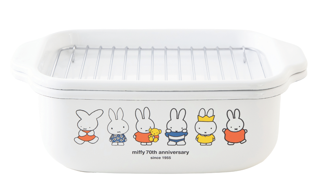 FUJIHORO miffy 可愛いミッフィー柄がキッチンを華やかに彩り、揚げもの調理が楽しくなるホーロー素材のスリムな天ぷら鍋。角型天ぷら鍋6600円（富士ホーロー）