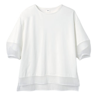 パフスリーブと透け感がポイントのTシャツ