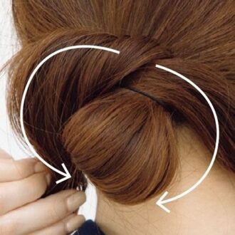 ロングのゆるっとお団子ヘアアレンジのコツ