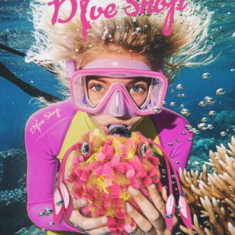 『Anya's Dive Shop』開催情報 日時: 2025年6月6日（金）〜21日（土） 営業時間: 11:00〜20:00（最終日は17:00まで） 場所: 六本木ヒルズ『HILLS BOX』、ヒルサイド 2F