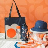 自社サイトでは即完売！ モダンな花柄のオーラ・カイリーの保冷付録、買うなら急いで！