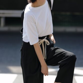 ペレックの短丈Tシャツ×パンツのコーデ