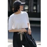 「40代の白Tシャツ」は更新がマスト！ スタイルアップとトレンドを両立するショート丈Tシャツ６選
