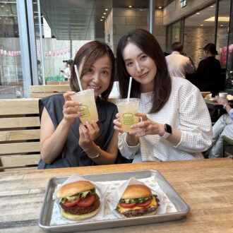 Shake Shackのハンバーガーとキューカンバーミントレモネード