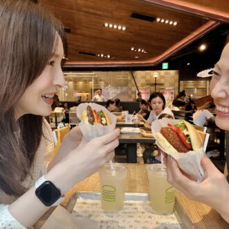 Shake Shackのハンバーガーとキューカンバーミントレモネード