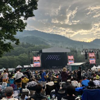 雨の中の写真は撮れず、晴れてる時のグリーンステージ