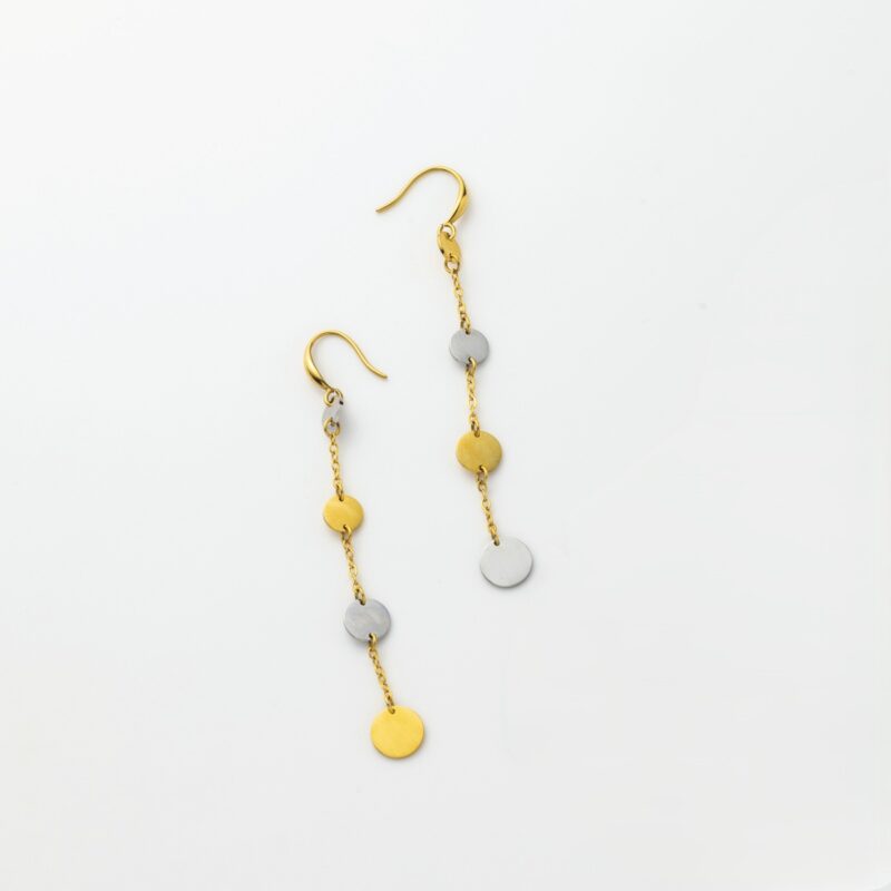 ピアス3850円（デイジールイス／ロードス）