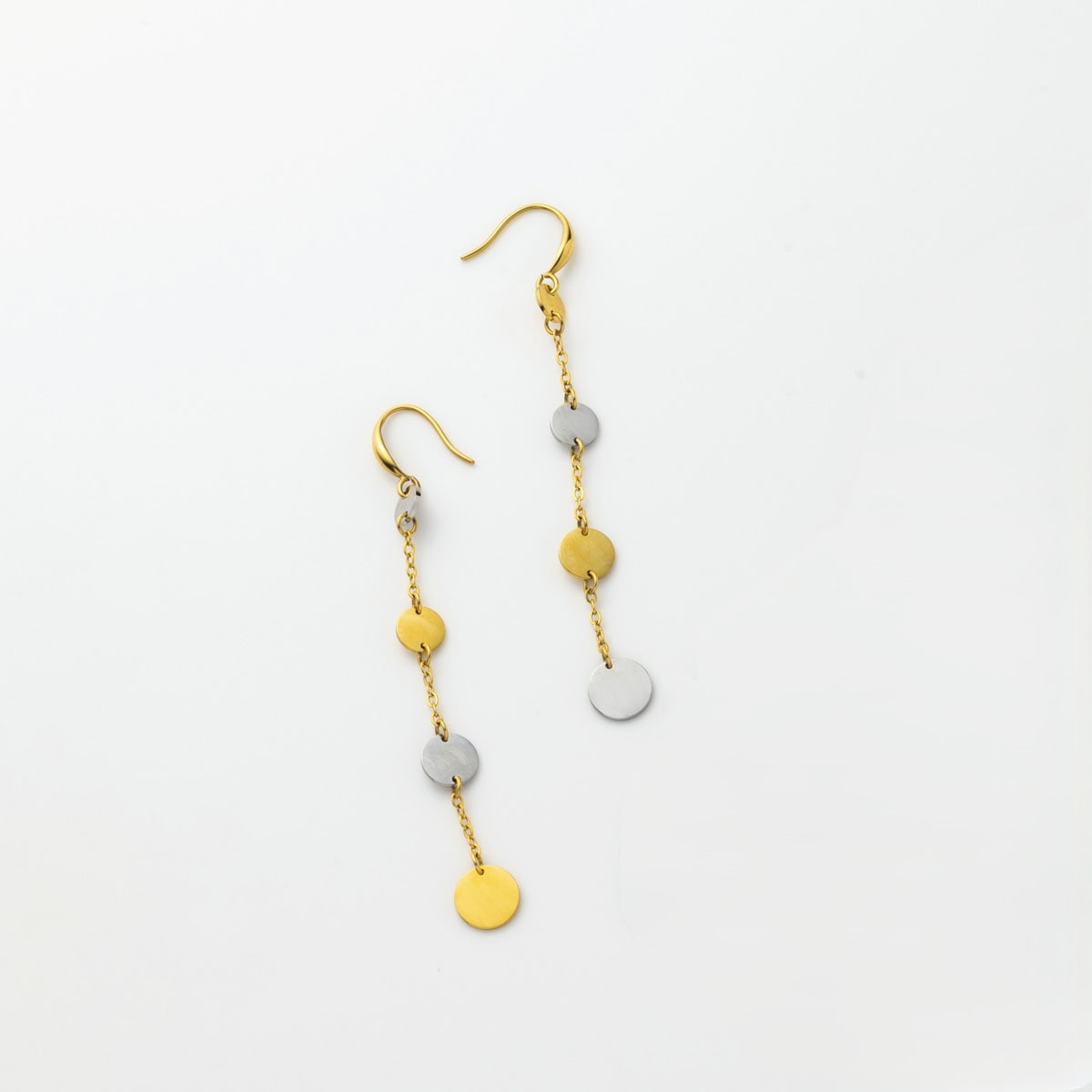 ピアス3850円（デイジールイス／ロードス）