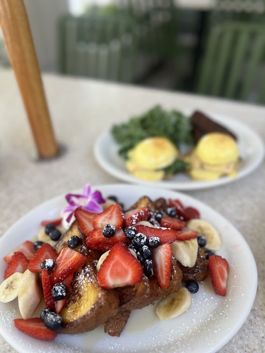 ヘブンリーカフェのパンケーキ＆エッグベネディクト