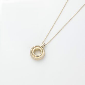 ネックレス3万7400円（CAKI／ロードス）