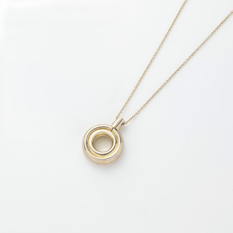 ネックレス3万7400円（CAKI／ロードス）