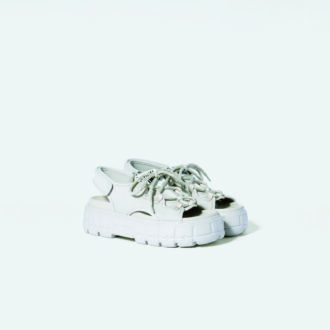 チャンキー ネオプレン サンダル［ヒール5cm］ 14万8500円（ミュウミュウ／ミュウミュウクライアントサービス）