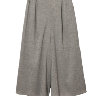 INDIVIのワイドフレアパンツ1万4960円（インディヴィ／ワールド プレスインフォメーション）