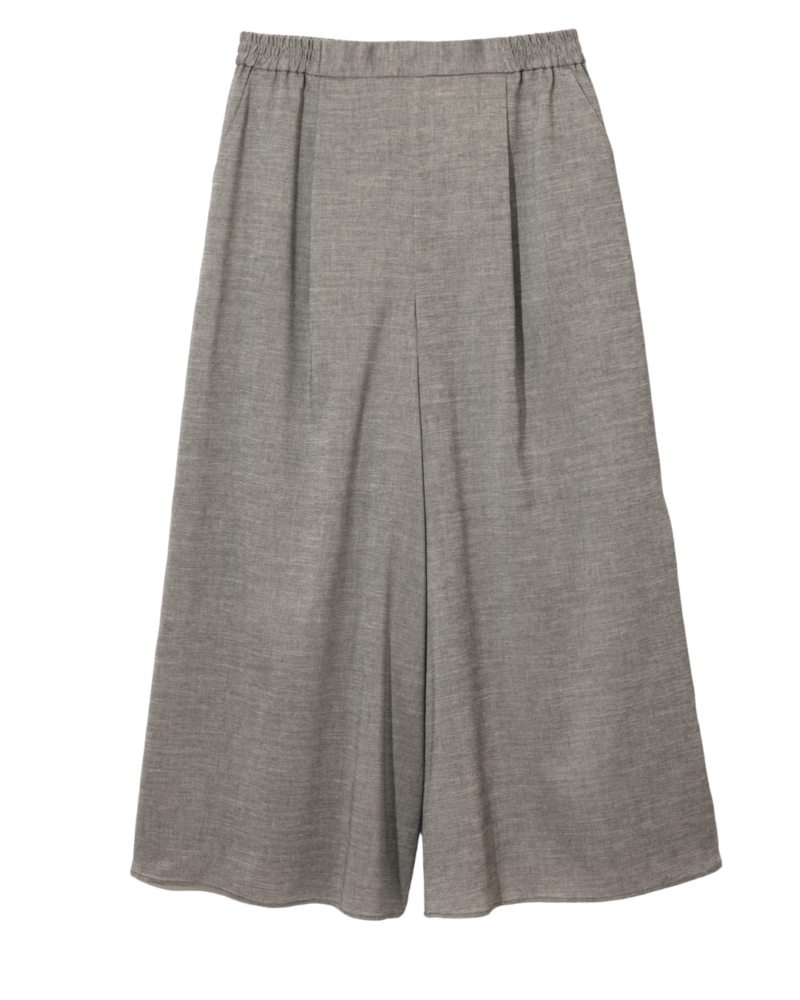 INDIVIのワイドフレアパンツ1万4960円（インディヴィ／ワールド プレスインフォメーション）