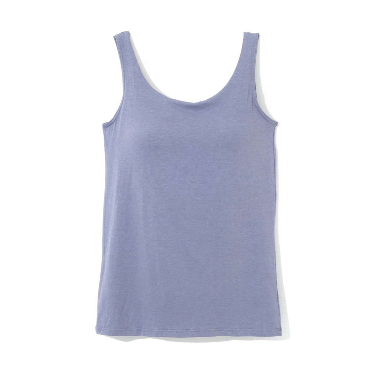 温度調節機能付きのコットンレーヨン素材。縫い付け型のやわらかなカップで、締め付けず、洗濯時も楽ちん。カップ付きタンク3850円（ユラギニ／アツギ）