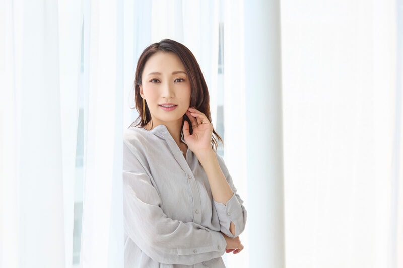 望海さんも実感！【FRACORA SHINPI® 導入美容液とセラムマスク】のW使いで「疲れ見え*¹」を瞬時にリセット