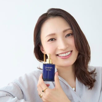 望海さんも実感！【FRACORA  SHINPI® 導入美容液とセラムマスク】のW使いで「疲れ見え*¹」を瞬時にリセット