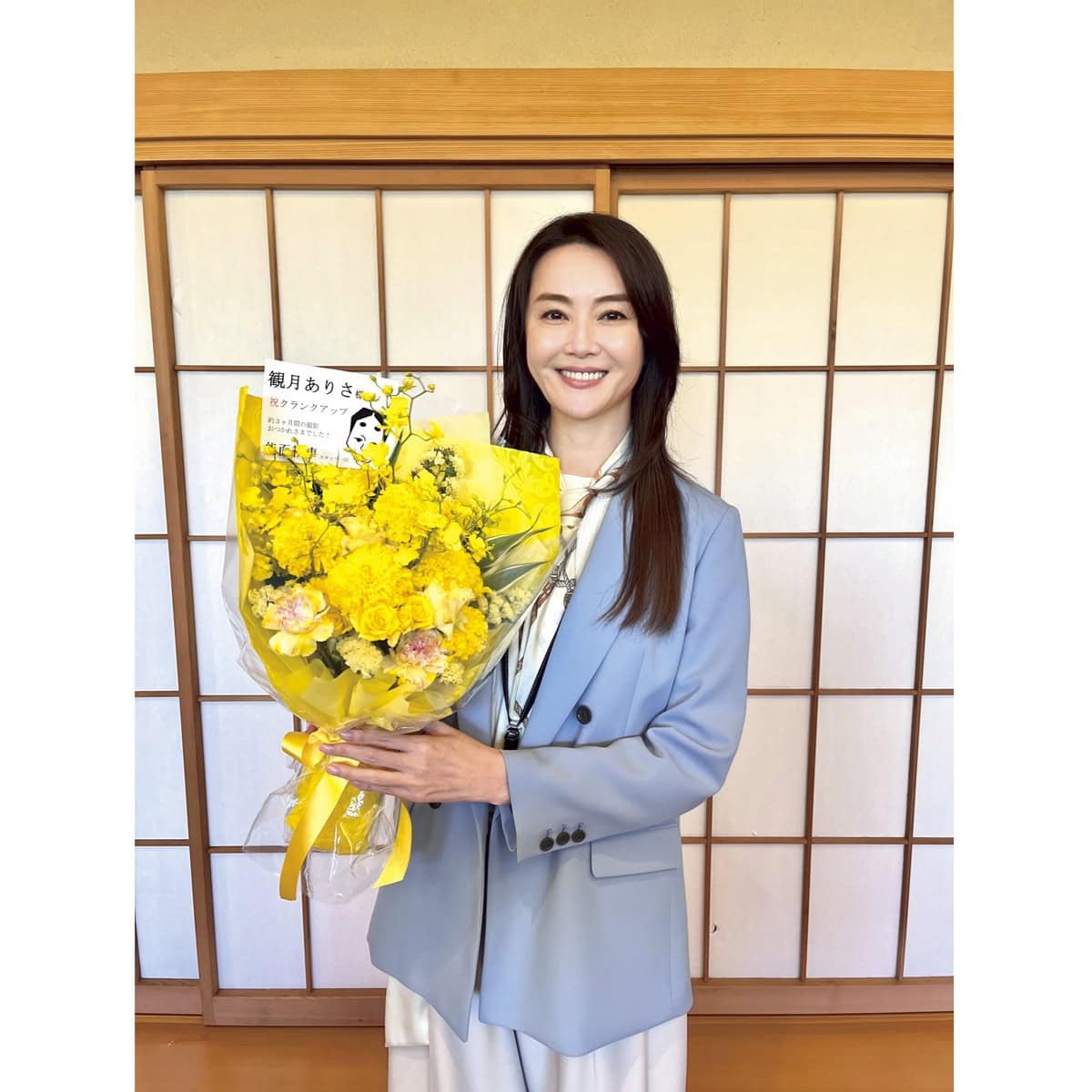 『能面検事』のクランクアップにて。「とても和やかな現場で楽しく撮影できました。表情をピクリとも動かさずにお芝居する、上川さんの技術が本当に素晴らしかったです！」