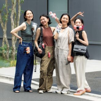 【40代スナップ】大人の推し活コーデ４選！ お気に入りグッズと楽しむ最新スポットも紹介！