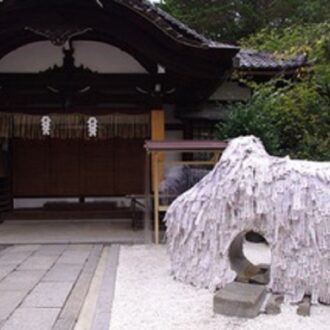 安井金比羅宮（やすいこんぴらぐう）　縁切り神社