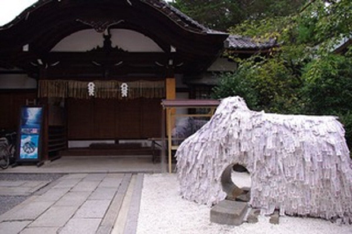 安井金比羅宮（やすいこんぴらぐう）　縁切り神社